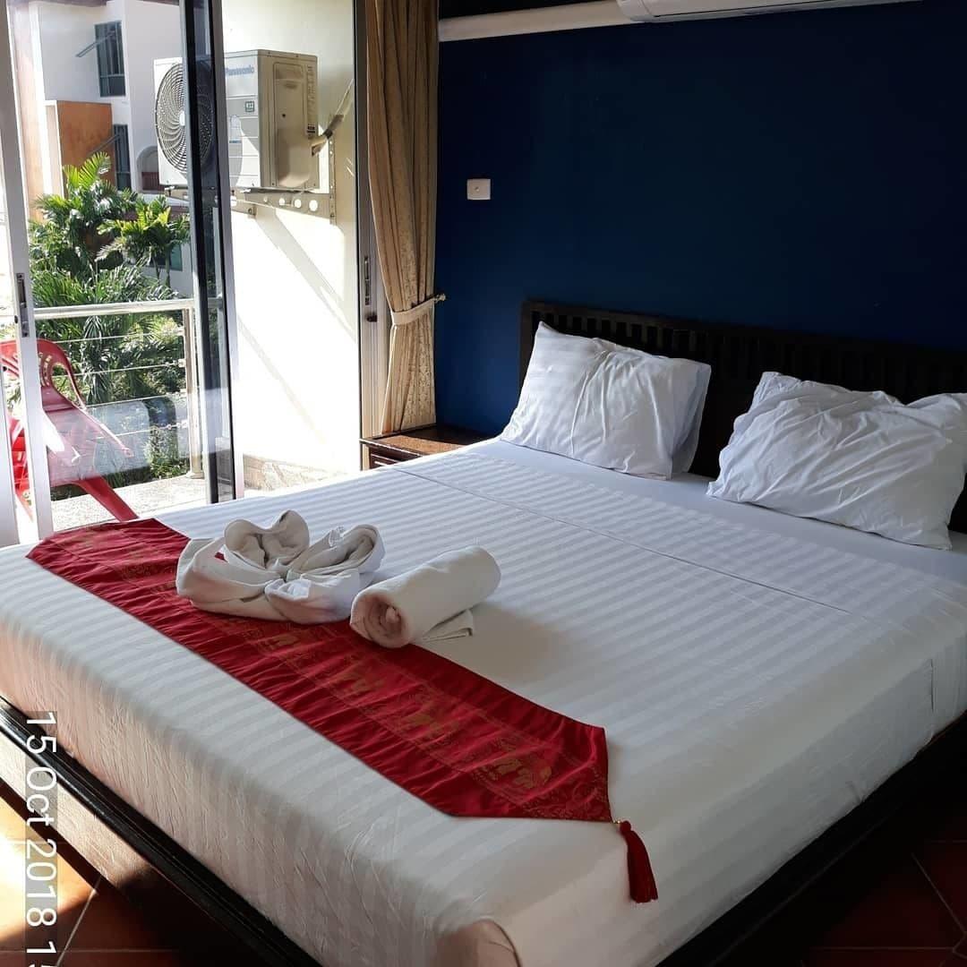 Porterhouse Beach Hotel Patong Exterior photo