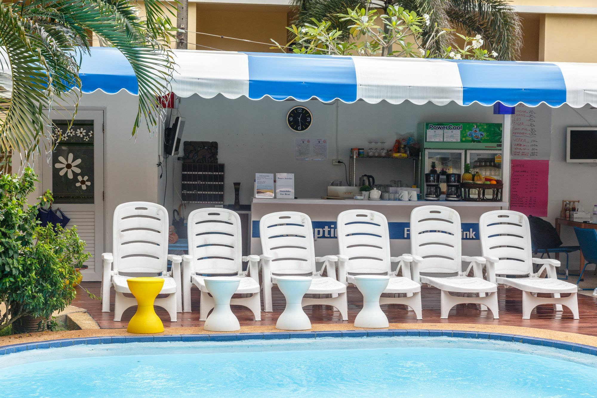 Porterhouse Beach Hotel Patong Exterior photo