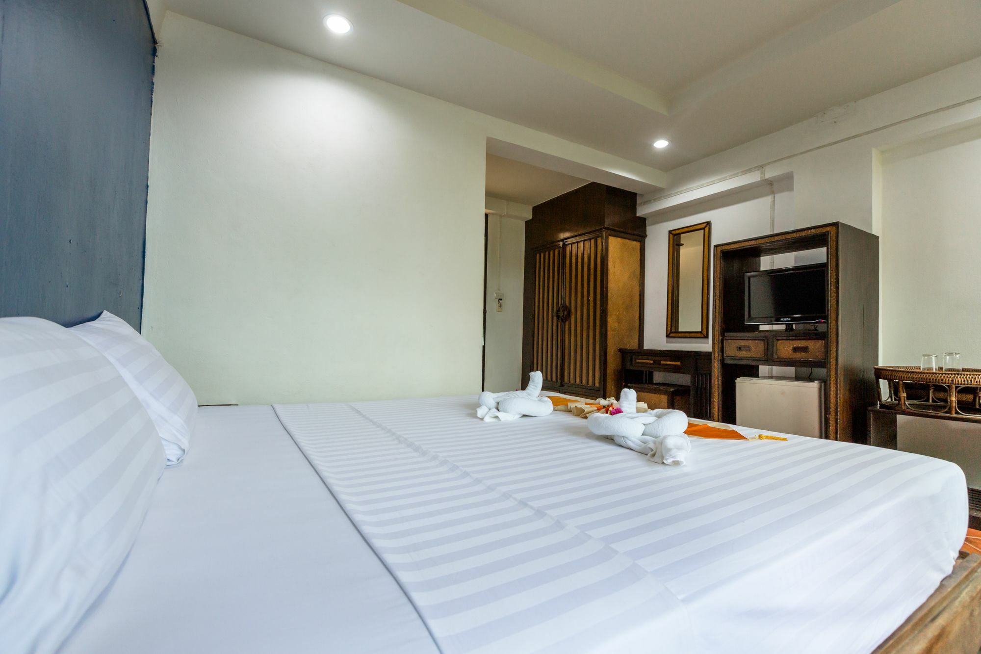 Porterhouse Beach Hotel Patong Exterior photo